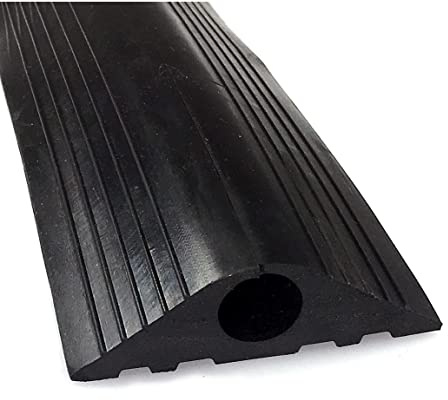 On1shelf® Svart 20 mm hål industriellt gummigolv utomhus kabelskydd - säkerhetstråd skydd (10 M)