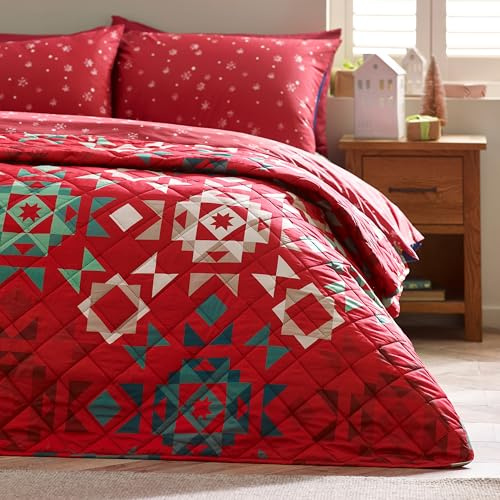 Catherine Lansfield Christmas Patchwork 220x230cm Quilted Bedspread Red
