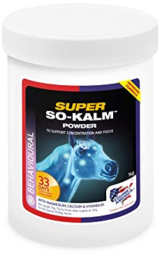 Equine America (1kg) Super So Kalm Calming Behaviour Supplement For Horses. Natural Ingredients To Reduce Stress With Magnesium, Calcium and Vitamin B1. Ideal for Horses When Competing Or At Home.