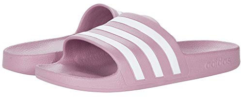 adidas Damen Adilette Aqua Slides Schiebe-Sandalen, Kirsche metallisch/Weiß/Kirsche metallisch, 41 1/3 EU