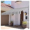 Ausziehbare manuelle Markise für Balkon oder Garten, gestreiftes Design, wetterfest, UV-beständig, Polyester-Material mit PU-Beschichtung, Grau und Weiß, 350 x 120 cm