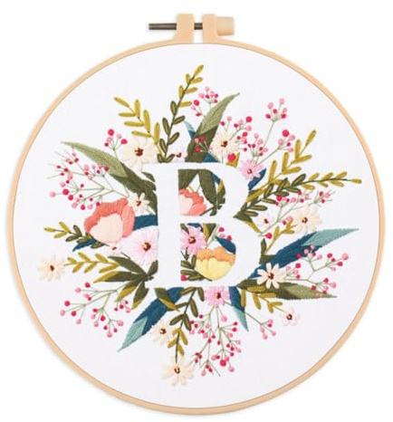 IUHUI Kit de bordado para principiantes y adultos, 26 letras florales fáciles patrones, juego de bordado de costura a mano con aro (letra B de flores y hierba)