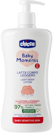 Chicco Körpermilch, Körpermilch für Kinder, leicht, mit natürlichen Inhaltsstoffen, spendet der Haut des Kindes Feuchtigkeit, fettet nicht, leichte Textur und zieht schnell ein, 500 ml
