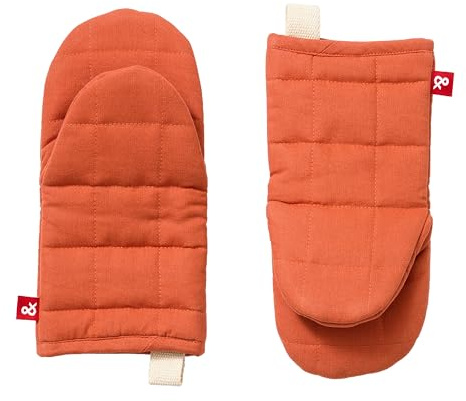 Hedley & Bennett Oven Mitts - Heat Resistant Kitchen Mittens - Baking Gloves with Hanging Loop - 100% Cotton Outer and Lining; 100% Polyester Filling - Paprika Red