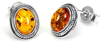 Orecchini ovali in argento Sterling con ambra baltica cabochon e bordo decorato | Chiusura a farfallina