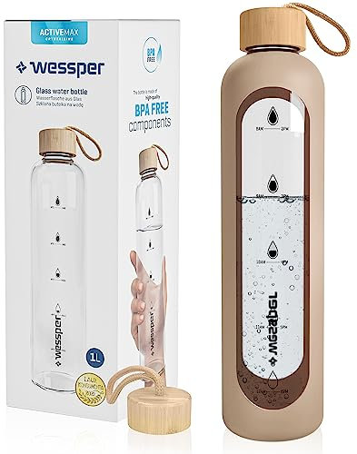 Wessper Trinkflasche Glas 1L mit Zeitmarkierungen, BPA-frei Trinkmotivation Borosilikat Wasserflasche, Luftdichte Glasflasche mit Bambus Deckel Wiederverwendbar mit Silikonhülle - Beige
