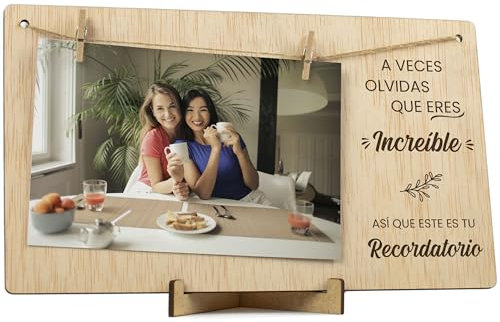 CONTRAXT Portafotos con pinzas madera. Ideas regalos especiales Marco colgar fotos con pinzas 10x15 madera natural original mejor amiga amigo invisible mujer hombre vintage (Persona Favorita ES)