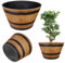 KADAX Pflanztopf im Holzfass-Design, ø 52.5cm, aus wetterfestem Kunststoff, für Garten, Terrasse & Balkon, dekorativer Blumentopf, Blumenkübel oder Übertopf, Hellbraun/Schwarz, Teich mit Wassereimer