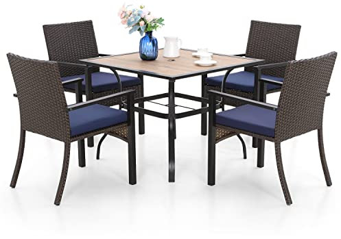 MFSTUDIO Terrassenmöbel Set, Gartenset Tisch und Stühle, Balkonmöbel Set, Quadratische Metall Holzähnlich Tisch mit 4cm Schirmloch und 4 Polyrattan Sessel für Terrasse, Balkon, Garten, Bistro