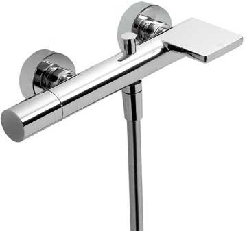 Monomando bañera‑ducha con cascada. Ducha de mano anticalcárea (299.748.02) con soporte orientable y flexo SATIN (91.34.609).