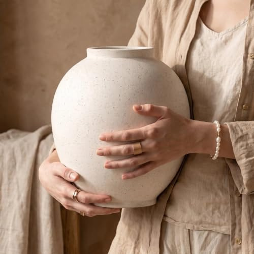 Heifgott 9.8 Inch Tall White Ceramic Vase, Large Centerpiece for Living Room Table Decor, Rustic Classic Home Accent for Bathroom Shelves, Wedding Arrangements or Housewarming Gift (Creamy Beige)