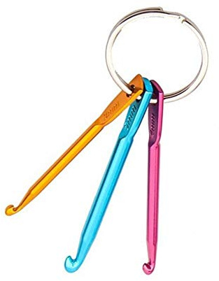 Hotaden 3 Pcs/set 3mm/4mm/5mm Crochet Hooks Set Key Chain Design Soft Handle Crochet Needles Weaving Tools