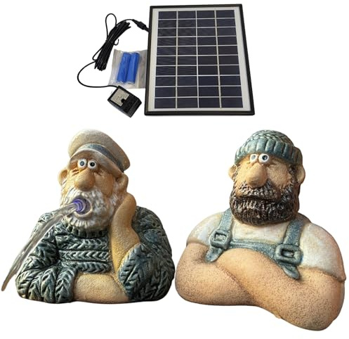 Storm's Gartenzaubereien Solar Wasserspeier Seemann Set mit Akku - 2er Set Matrosen Figuren in Strick-Optik - Maritimes Wasserspiel Garten/Balkon/Miniteich - 6.5W Modul mit 4-5h Laufzeit - 3m Kabel