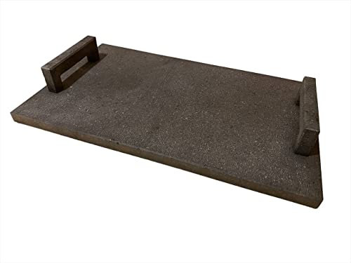 Petrantiqua® Piastra Refrattaria Artigianale Barbecue in Pietra Lavica Etna con Manici Ruvida Ottima per Carne Pesce Verdure Pane e Pizza (60x40 Cm Spessore 2 Cm)
