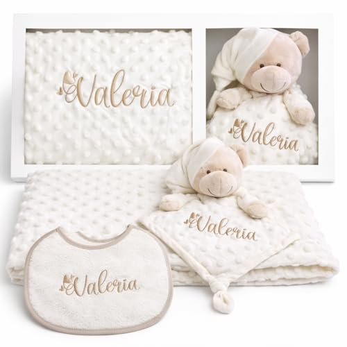 Danielstore Manta Bebé Personalizada con Nombre Bordado + Dou Dou y Babero – Regalo Recién Nacido Original – Set Canastilla Bebé Suave Coralina 80x100 cm – Ideal Baby Shower