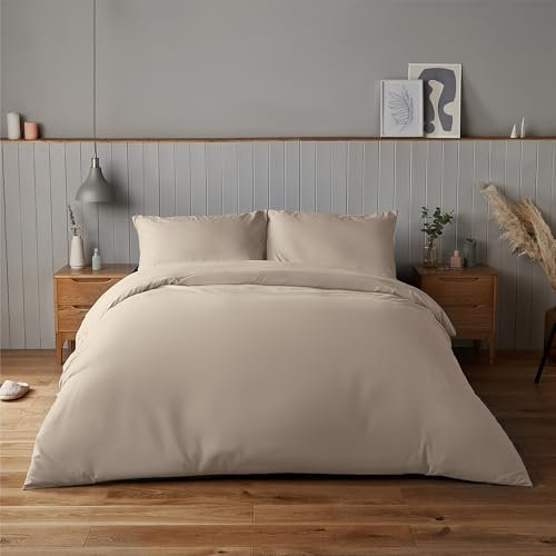 Silentnight Supersoft Duvet Set - Cosy & Comfortable Delicate Touch - Luxurious Easy Care Microfibre with Button Fastening - Stylish & Modern Duvet Quilt Cover + Pillowcase Bed Set, Double, Natural