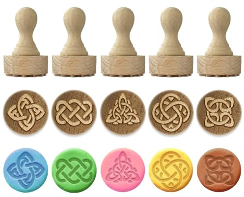 OLYCRAFT 5Pcs 5 Styles nœud Celtique Timbres en Bois avec poignée 43x27mm Trinité nœud poignée Outils poterie Timbres poterie Petit Mini Sceau pour Artisanat Bricolage décorations Faits la Main