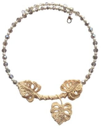 collier beige feuilles de monstera, collier aux perles en verre, collier au crochet/textile, artisanat italien, Made in Italy