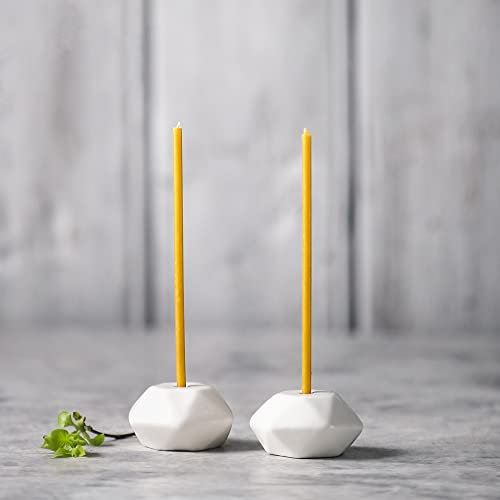 2 Stück Spitz Kerzenhalter für dünne Kerzen – Handgefertigter Kerzenständer aus Keramik – Stabiler Spitzkerzenständer – Kerzenhalter Stabkerze Schmal – Deko Wohnzimmer von Danilovo (Weiß)
