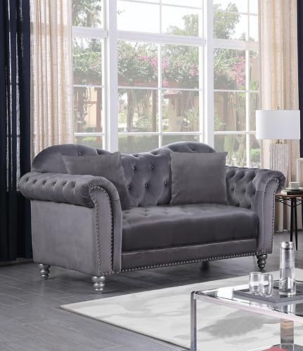 Canapé Chesterfield 2 Places en Velours Gris – Design Italien, Style Anglais, Élégance et Confort pour Le Salon