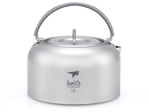 Keith Titanium Wasserkocher - Premium Leichter Campingwasserkocher zum Kochen von Wasser, Tee und Kaffee - Robuster, hitzebeständiger tragbarer Wasserkocher mit intelligenter Ausgussöffnung (1L)