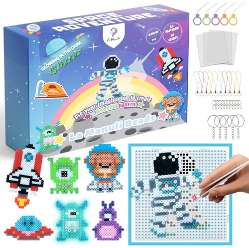 La Manuli Bügelperlenset 6000 stk 5mm Steckperlen Set mit Platte Zubehör Muster 32 Farben - Neon, Glitzer und Leuchtend im Dunkeln, Bügelperlen Set ab 6 Jahre