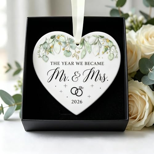 Mr & Mrs Gifts Double Sided Acrylic Heart Ornament, Personalised Wedding Gifts for Couples Newlyweds, Engagement Presents for Bride Groom, Elegant White Hanging Decorations with Gift Box 9x9cm