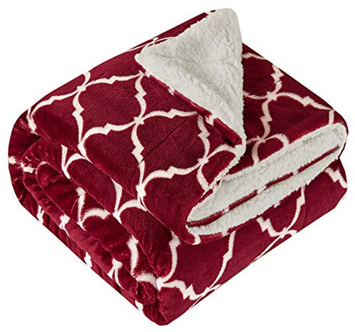 Kuscheldecke XL Bordeaux 150x200cm Lammfelloptik Wohndecke Tagesdecke Decke Sherpa Ornament Flauschig Weich und Angenehm Warm Microlight to Berber
