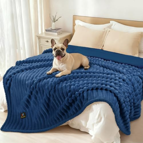 luciphia Manta Impermeable Lavable,Manta de Felpa para Mascotas Adecuada para Gatos,Perros y Cachorros,Manta para Perros Medianos y Grandes Que Protege Colchones y Sofás,Azul Marino 145 * 216cm