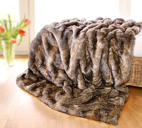 Wohnen & Accessoires GmbH & Co. KG Coperta di Pelliccia Sintetica Lontra in 5 Misure - Coperta di Coccole, Copriletto o Cuscino di Pelliccia (240 x 260 cm)