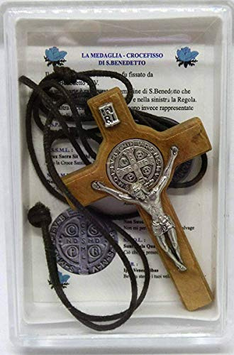 GTBITALY 10.301.90 LACSCA Croce San Benedetto in Legno di ulivo con Collana Laccio 6 cm con Scatola Regalo e Preghiera in Italiano