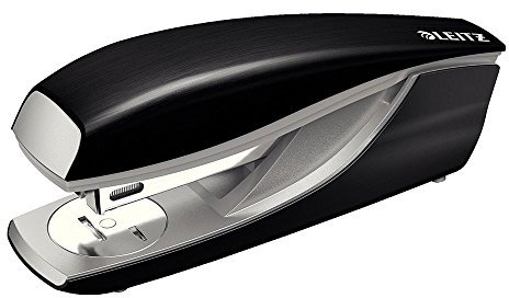 Leitz Büroheftgerät aus Metall, Für 30 Blatt, Inkl. Heftklammern, Ergonomisches Design, Satin Schwarz, Style-Serie, 55626094