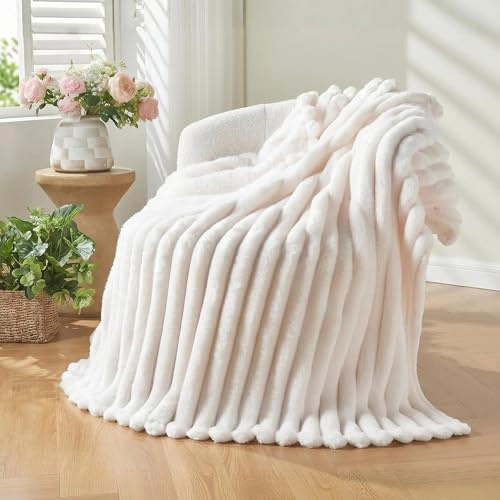 VANJOROY Fleece Large Throw Blanket for Sofa and Bed, 300GSM Lightweight White Blanket-130x160cm, 100% Microfiber Fluffy Fuzzy Ultra Soft Warm Cozy CreamThrow for Chair Travel Gift.