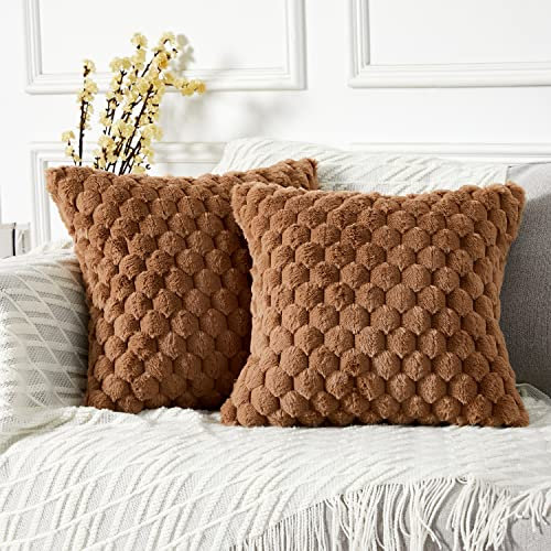 Yaertun 2er Set superweiche Plüsch Kissenbezüge Kunstpelz Kissenhüllen Dekorative Sofakissen Dekokissen Weicher Zierkissenbezug für Sofa Couch Bett Wohnzimmer 40 x 40 cm Braun
