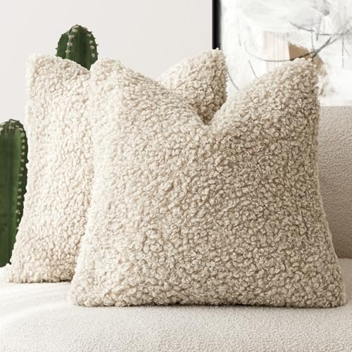 Foindtower 2 Fundas de cojín de Piel sintética de Sherpa, Decorativas, Fundas de cojín de Forro Polar de Piel de Oveja Suave para Cama, sofá, Sala de Estar, 18 x 18 Pulgadas, Color Caqui Claro