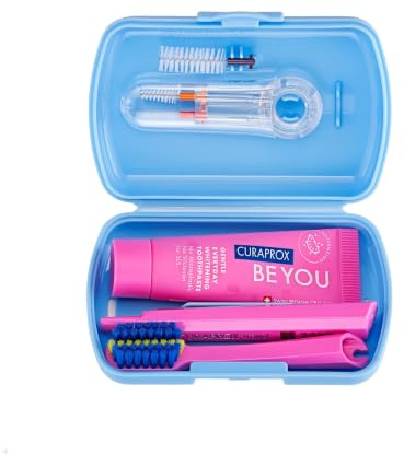 Curaprox Juego de Viaje Ortho Aparatos Ortopédicos y Cuidado sobre la Marcha/Cepillo Ultra Suave + Pasta de Dientes Blanqueadora/Juego Compacto Azul para Higiene de Ortodoncia/Hecho en Suiza