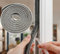 10M Bürstendichtung Selbstklebend Dichtungsband,9mm(B) x9mm(D) Bürstendichtung für Rolladen Schiebetür,Winddicht Staubdicht Tür FensterBürstendichtung für türen, Zugluftstopper für türen bürste (Grau)