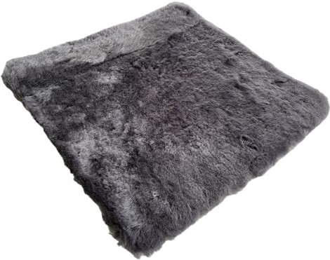 Naturasan Echtes Lammfell Sitzkissen, Sitzauflage Auto aus Merino Schaffell, Stuhlkissen, Rollstuhl Auflage, Stuhlauflage super warm und weich, Katzenbett, Deko Kissen, 40 x 40 cm (Grau)