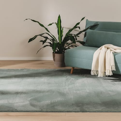 benuta Basic Syntetisk Pälsmatta Furry - Grön 120x170 cm - Mjuk vardagsrum - Antihalk baksida - Tvättbar - Lämplig för golvvärme