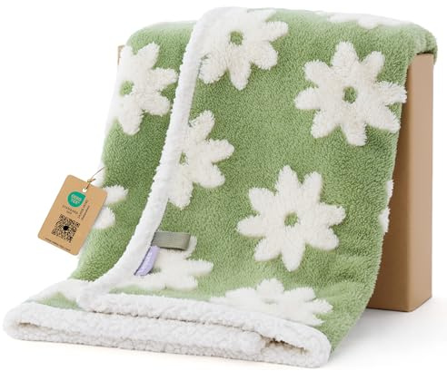 LE SURE Waterproof Puppy Blanket for Small Dogs - Washable Double Sided Dog Blankets with Warm Jacquard Shag and Soft Sherpa Fleece, Pet Cat Blanket for Couch Protection, 3D Textured Cloud, Green