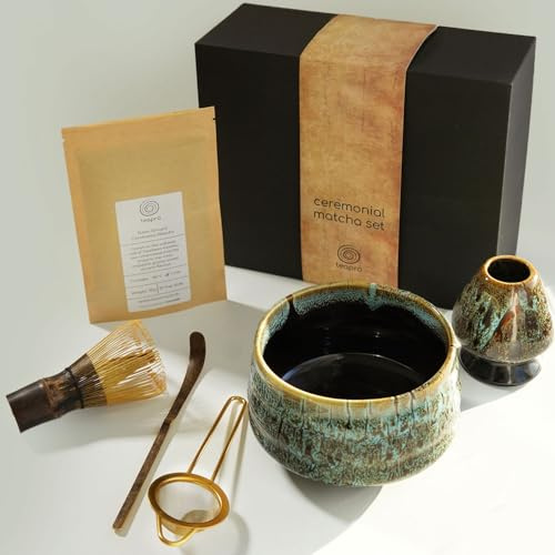 teapro Set per matcha giapponese blu: frusta e paletta in bambù, ciotola in ceramica e supporto per frusta, polvere per matcha cerimoniale da 30 g, setaccio per matcha, starter kit per matcha | Set
