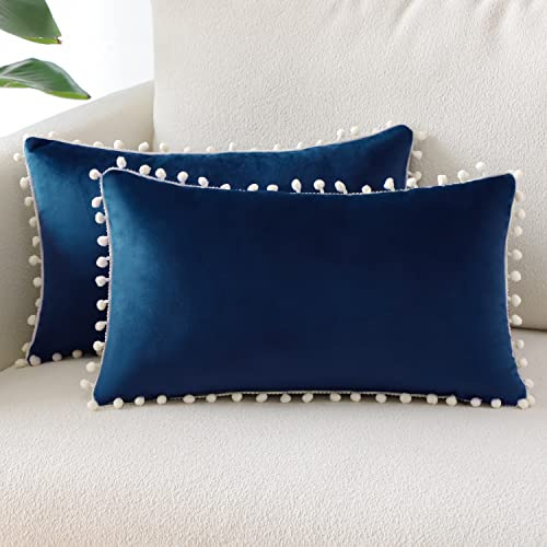 Sungeek Pack of 2 Decorative Cushion Covers Soft Velvet Pompoms Pillow Covers with Invisible Zipper Lumbar Home Decor Throw Pillow Cases for Sofa Bedroom Living Room 40x60cm Royal Blue