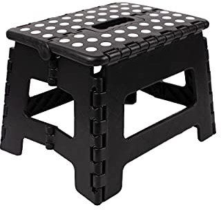 BESCH Taburete Plegable de PVC Multiuso Compacto y fácil de Guardar de 29x22x22cm Soporte Máximo de 150KG(Negro)