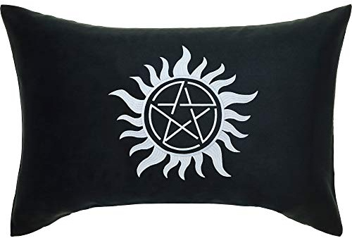 Supernatural kudde med motiv broderi merchandise Pentagram tatuering dekorativ kudde med fyllning dekorativa kuddar soffkuddar anti-possession soffkuddar kuddar | 40 x 60 cm | svart