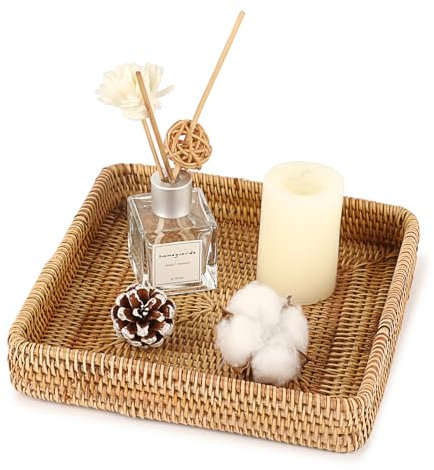 IGNPION Bandeja cuadrada de ratán para servir, cesta decorativa de mimbre, soporte para toallas de baño, mesa de café, organizador para vajilla, maquillaje, tocador, vela, adorno, perfume