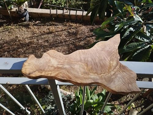 Tagliere in legno di ulivo a forma di Sicilia