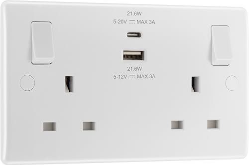BG Electrical 22W Double Switched Power Wall Plug Socket with Fast Charge Type A and C USB Charging Ports, Round Edge, Nexus 800 Series, White Moulded, 13A, 822UAC22