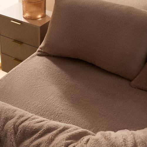 Brentfords Teddy Fleece Fitted Sheet, Easy Care Soft Warm Thermal Fitted Sheet Double Deep Pocket 25cm Shrinkage & Fade Resistant Fluffy Teddy Bear Bedding, Mink