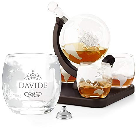 Maverton Decanter per Whisky in vetro - incisione personalizzata - Caraffa a forma di mappamondo da 850 ml + 4 Set bicchieri whisky - idea regalo per l’uomo - infinito