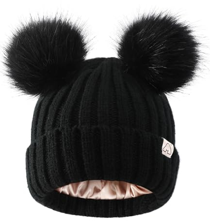 Hat Hut Bommelmütze Damen Satin gefütterte Beanie-Mütze Warme Wintermütze Mit Kunstpelz Bommel Strickmütze Pom Pom Beanie Hat (DE/NL/SE/PL, Alphanumerisch, Einheitsgröße, Schwarz 2 Schwarze Poms)